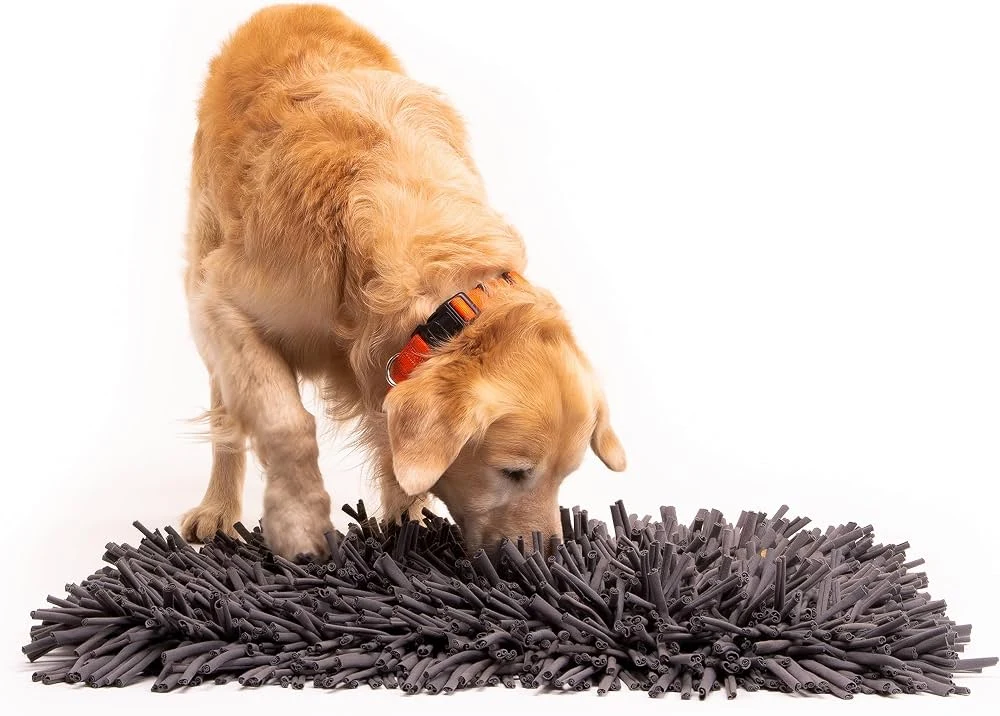 PAW5 Wooly Snuffle Mat - gray snuffle mat with golden retriever foraging